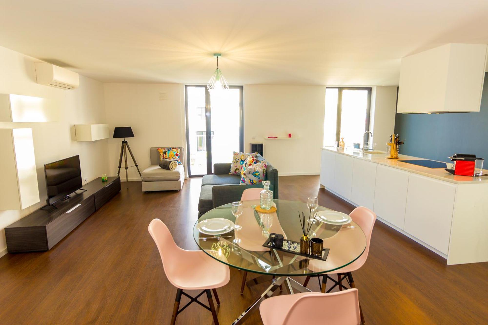 Apartament Guest H4u - Bonjardim Pop Art Center *